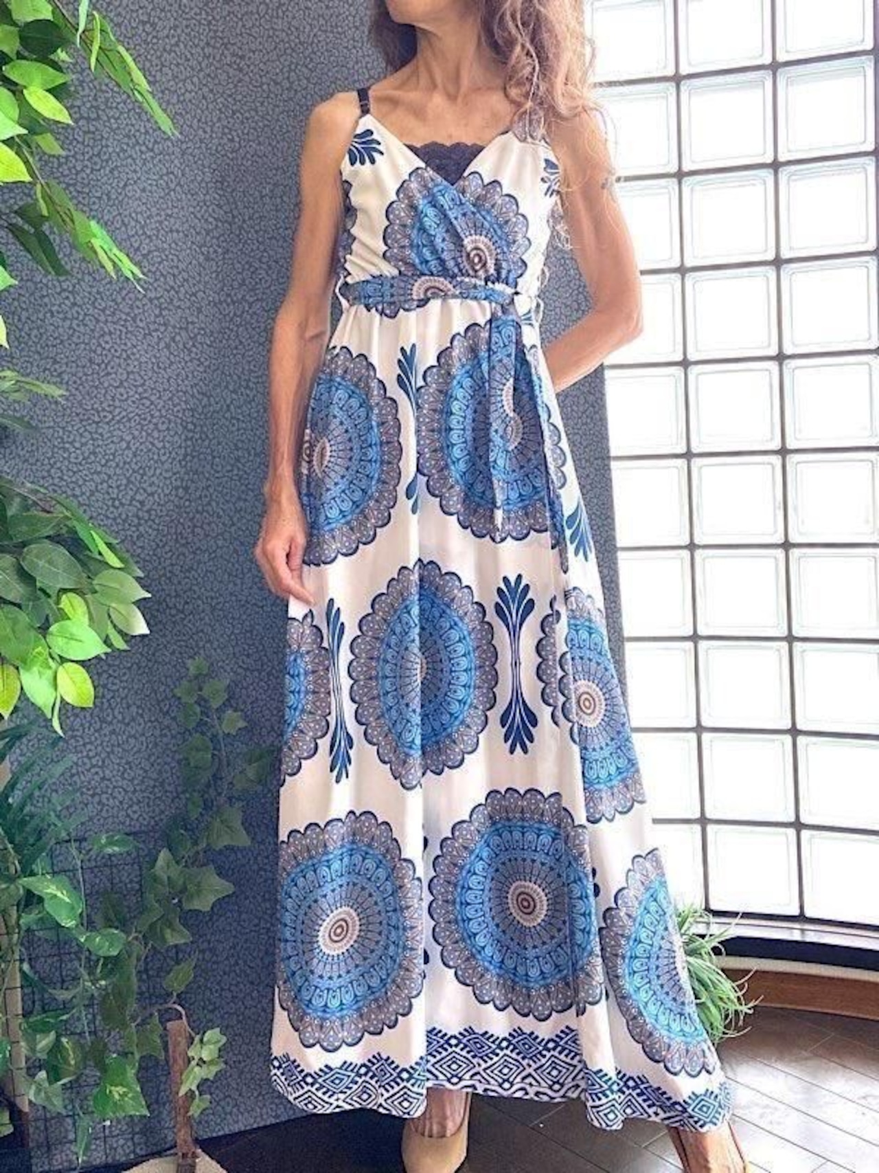 ブルーがきれいなロングワンピース・セットアップ-イタリア・フランスインポート-春夏のお出かけに