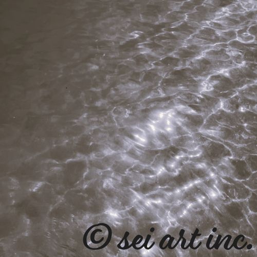 海と反射光　モノクロ写真デザイン　商品リンク