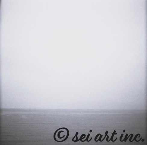 海　水平線　モノクロ　写真デザインの商品リンク