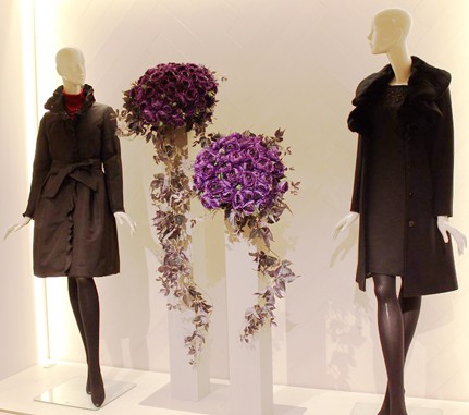 創作HANA展とは　　お客様のご要望、イメージに沿った作品を制作します。 こんなことお花で出来るの？