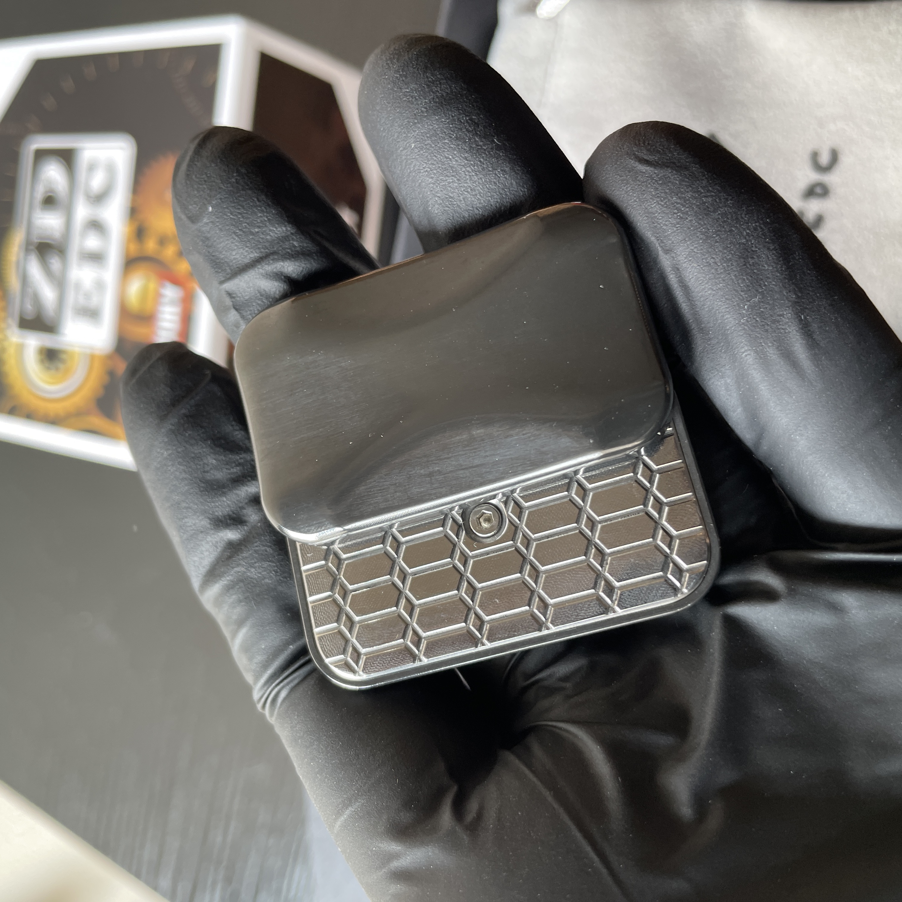 TikTokで話題！大人もハマる高級フィジェットアイテム