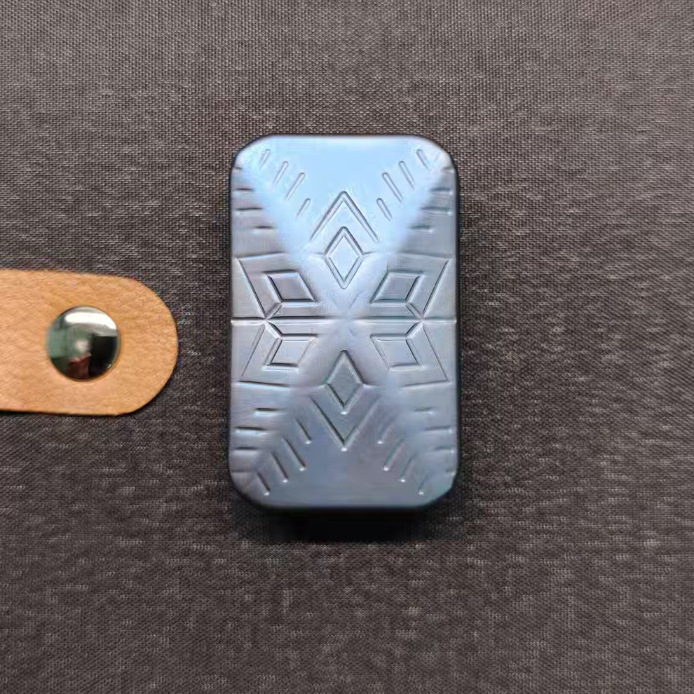 TikTokで人気沸騰！ストレス解消と集中力アップを両立する高級フィジェット