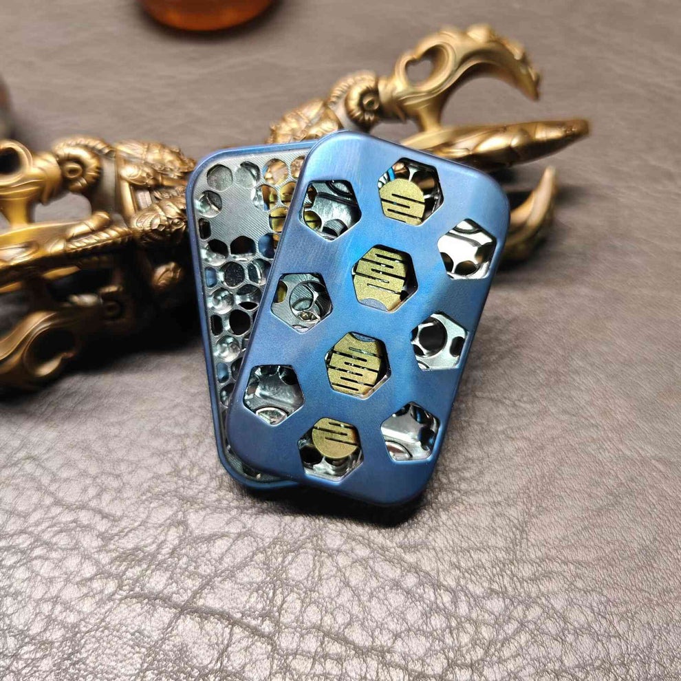 TikTok映えする手元アイテム：高級フィジェットの楽しみ方