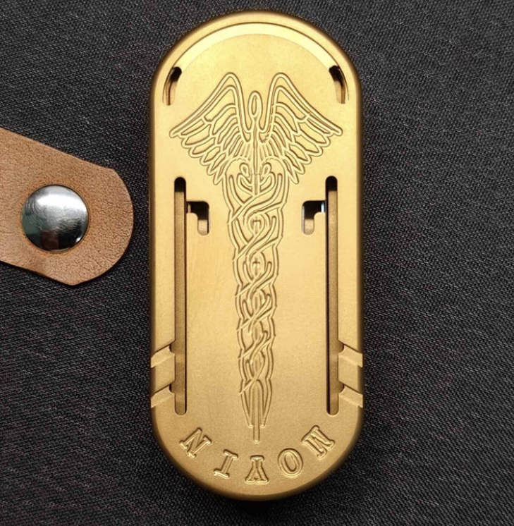 TikTokトレンドから学ぶ！大人が選ぶ高級フィジェットの魅力