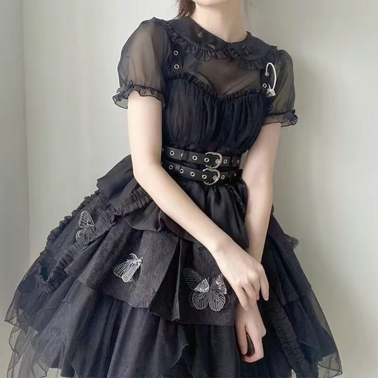 ロリィタの夏に黒を軽く着る方法!涼しさと退廃美を両立するゴスロリ夏コーデ