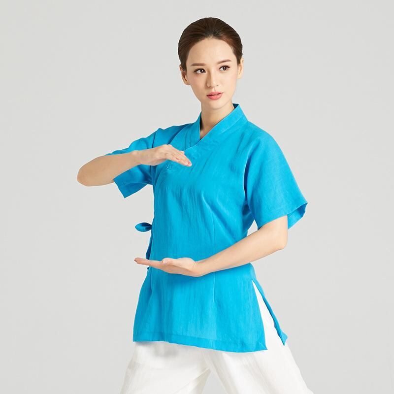 薄手でゆったり。リラックスしながら着られる女性用太極服