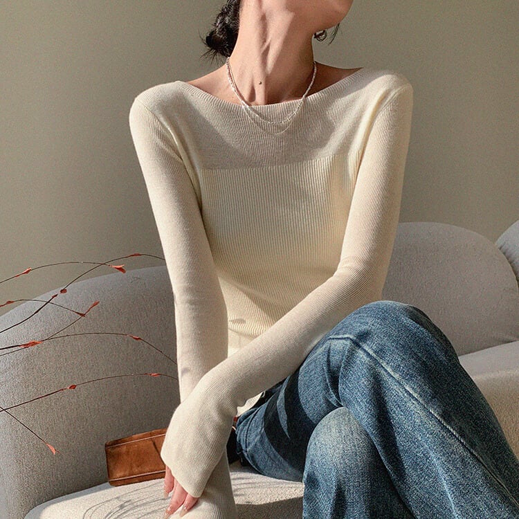 迷わない春コーデ。整うのは、このトップスから。