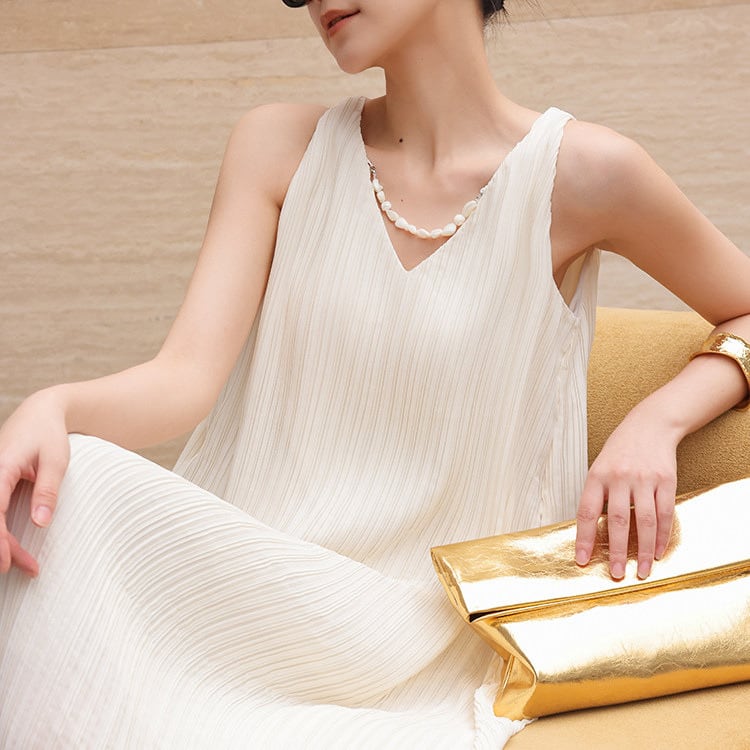 暑い日も心地よく過ごせる、大人の夏服。