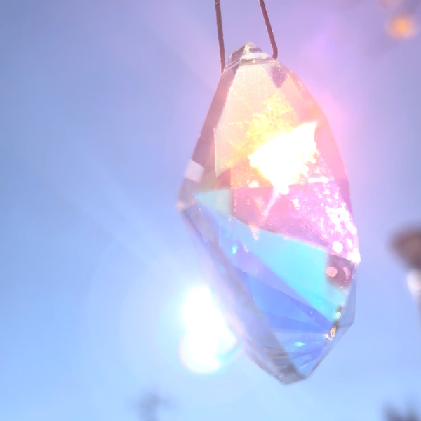 Youtubeでも踊る虹の光をご覧いただけます