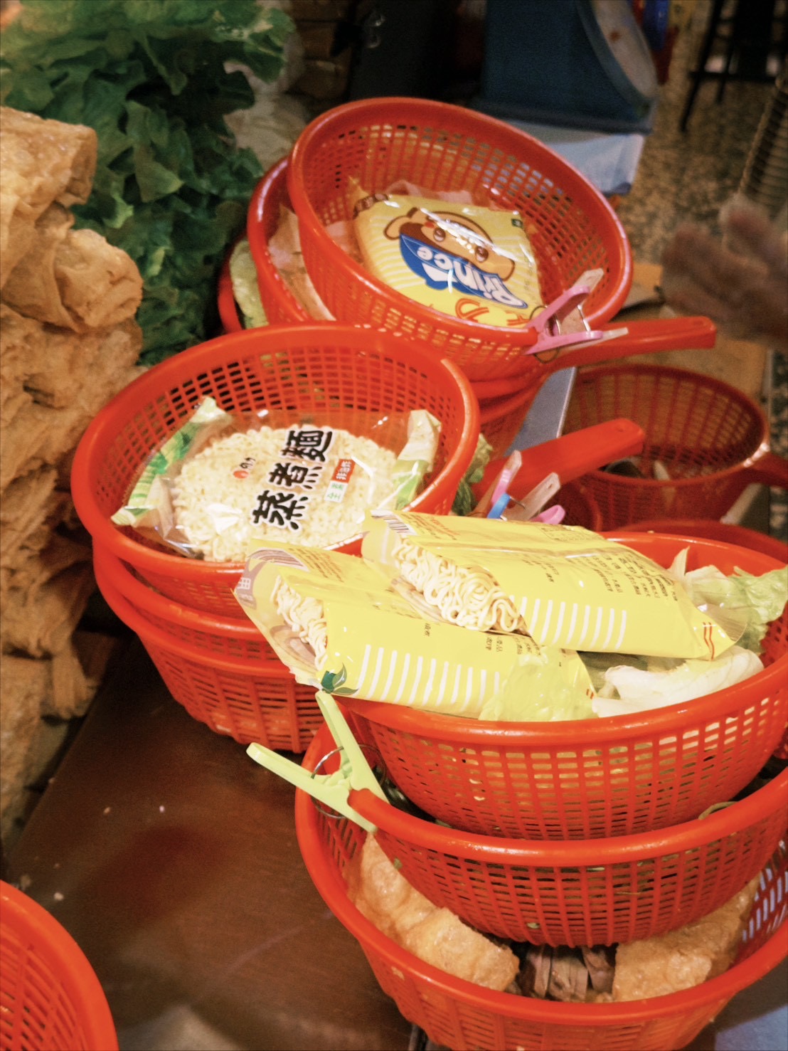 【台北グルメ】地元民が夜な夜な通う名店「醇滷味-輔大店」──観光客が知らない“本物の滷味”