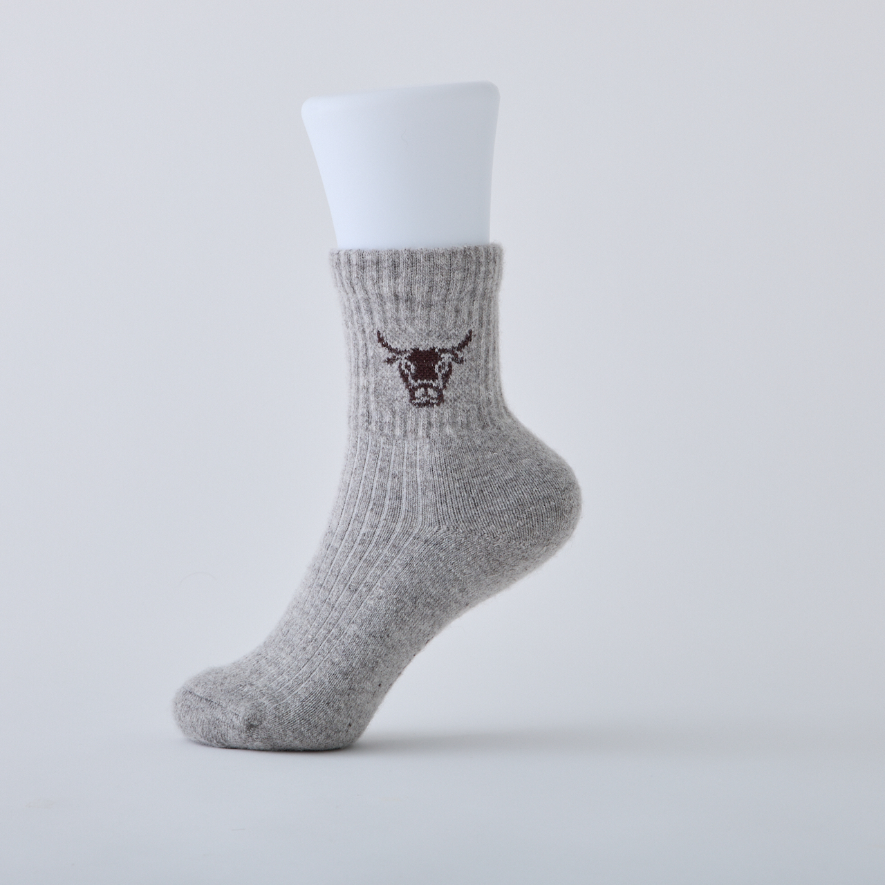 ヤクウール靴下はなぜ暖かい？HYMが選んだ理由