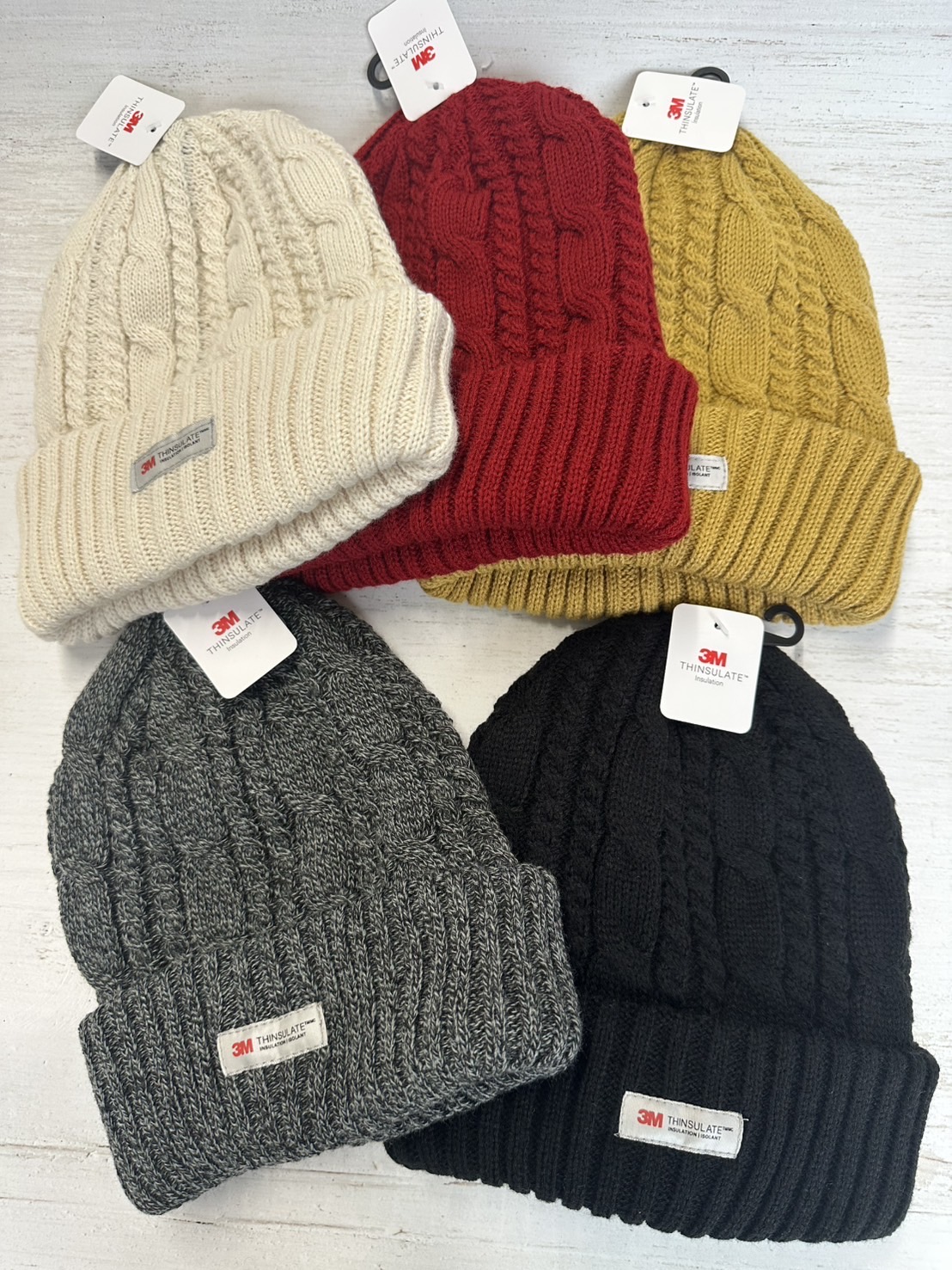 シンサレート使用でしっかり暖かい。冬に頼れるケーブル編みニット帽