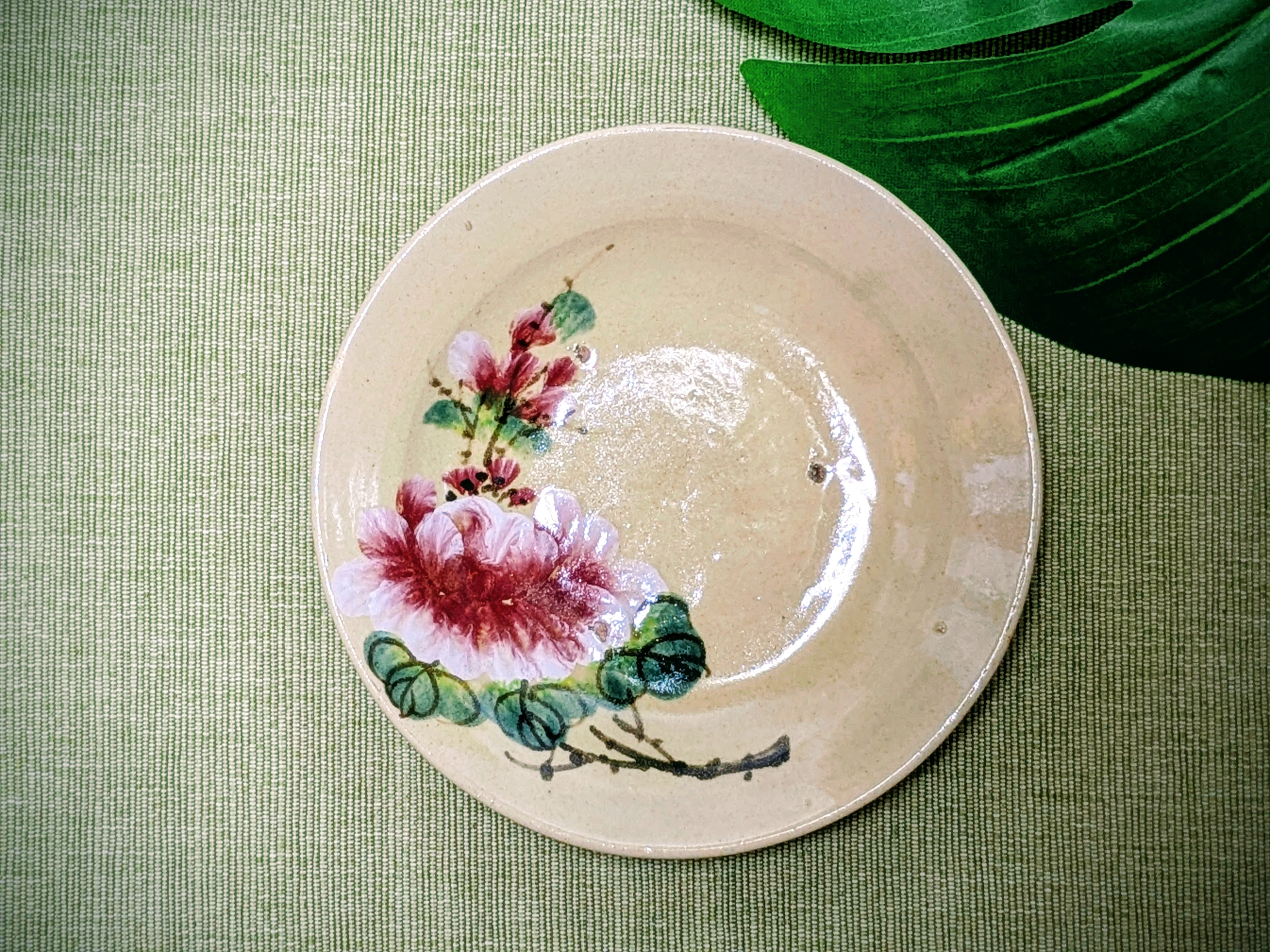 🌸 ベトナムのぬくもりを食卓に。ソンベ焼の優しいお皿【Soelle】