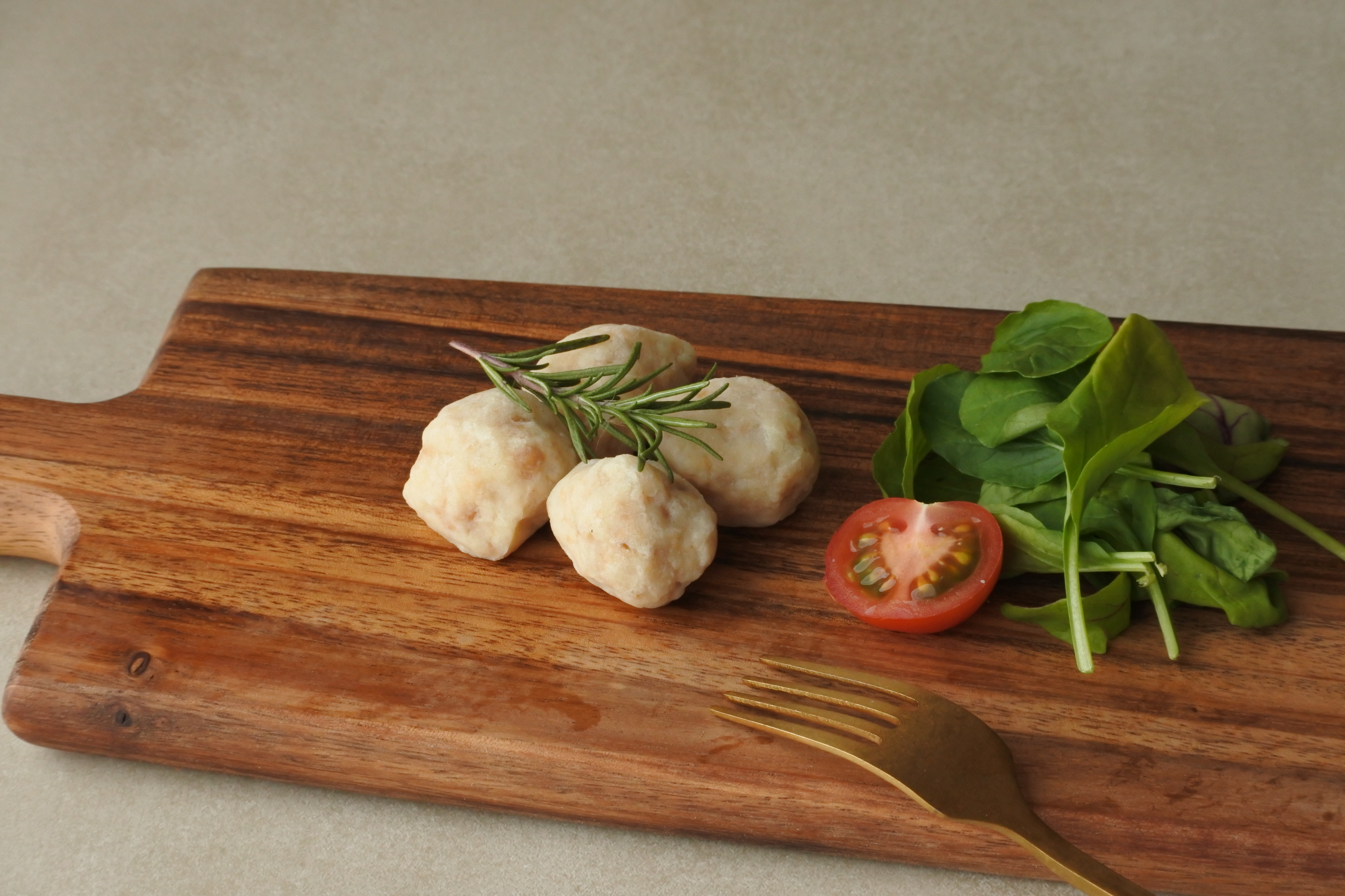 伊勢どりのふんわりボールで至福の晩酌。三重の旨みが弾ける究極のアテ