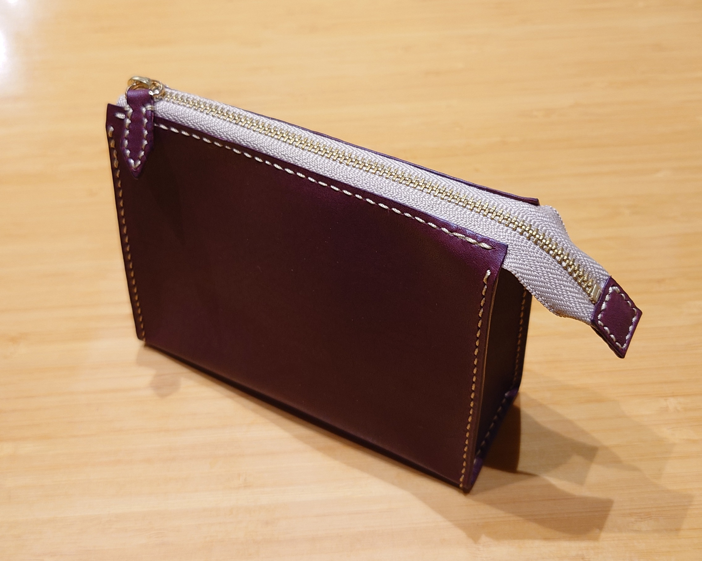 A4サイズの革でつくる横マチポーチ