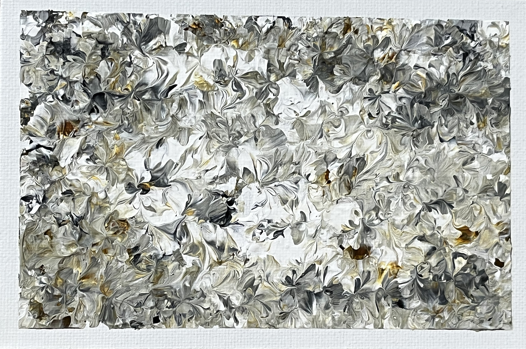 どうしてアクリル絵の具を使っているのかについて