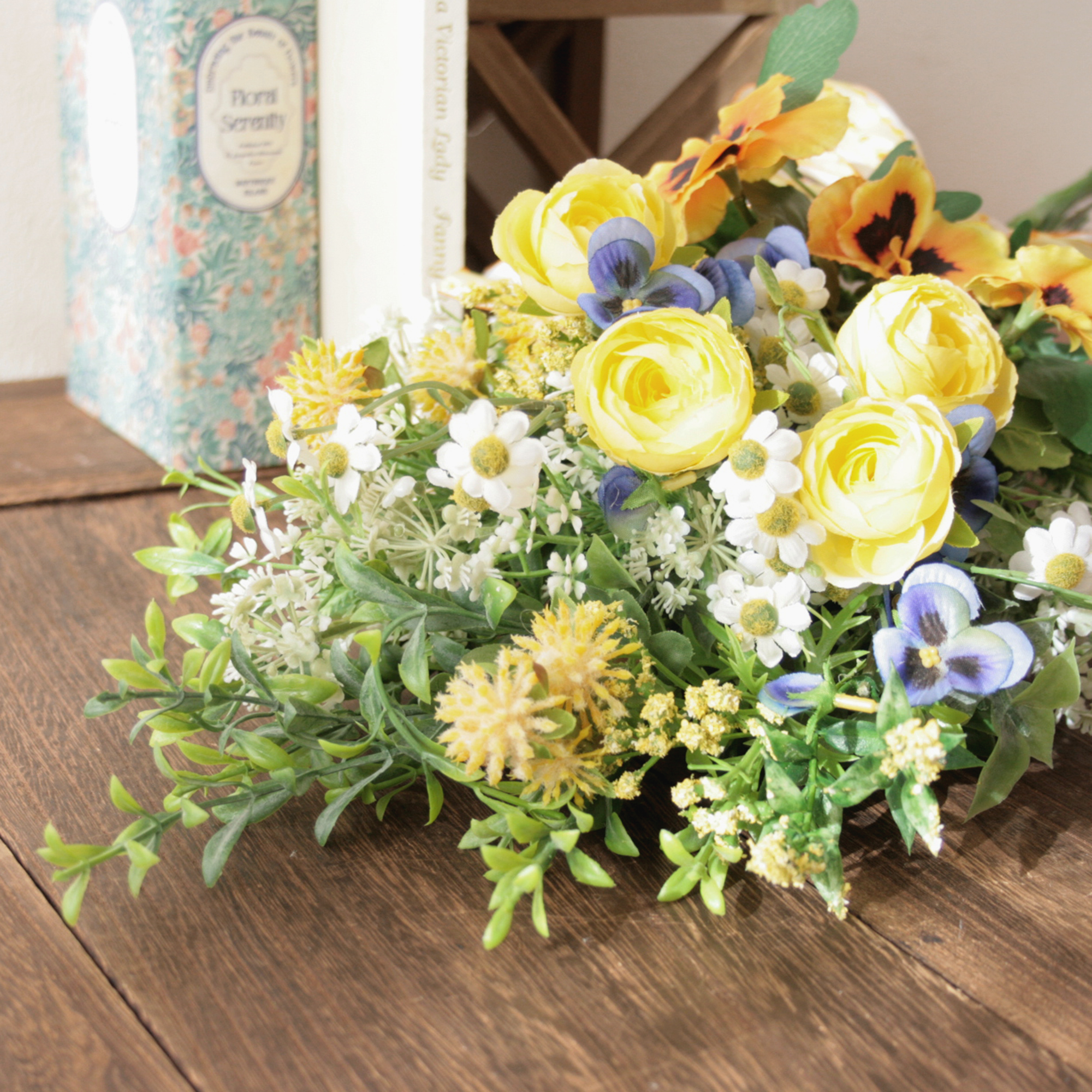 ビオラとパンジー、春色スワッグのご紹介