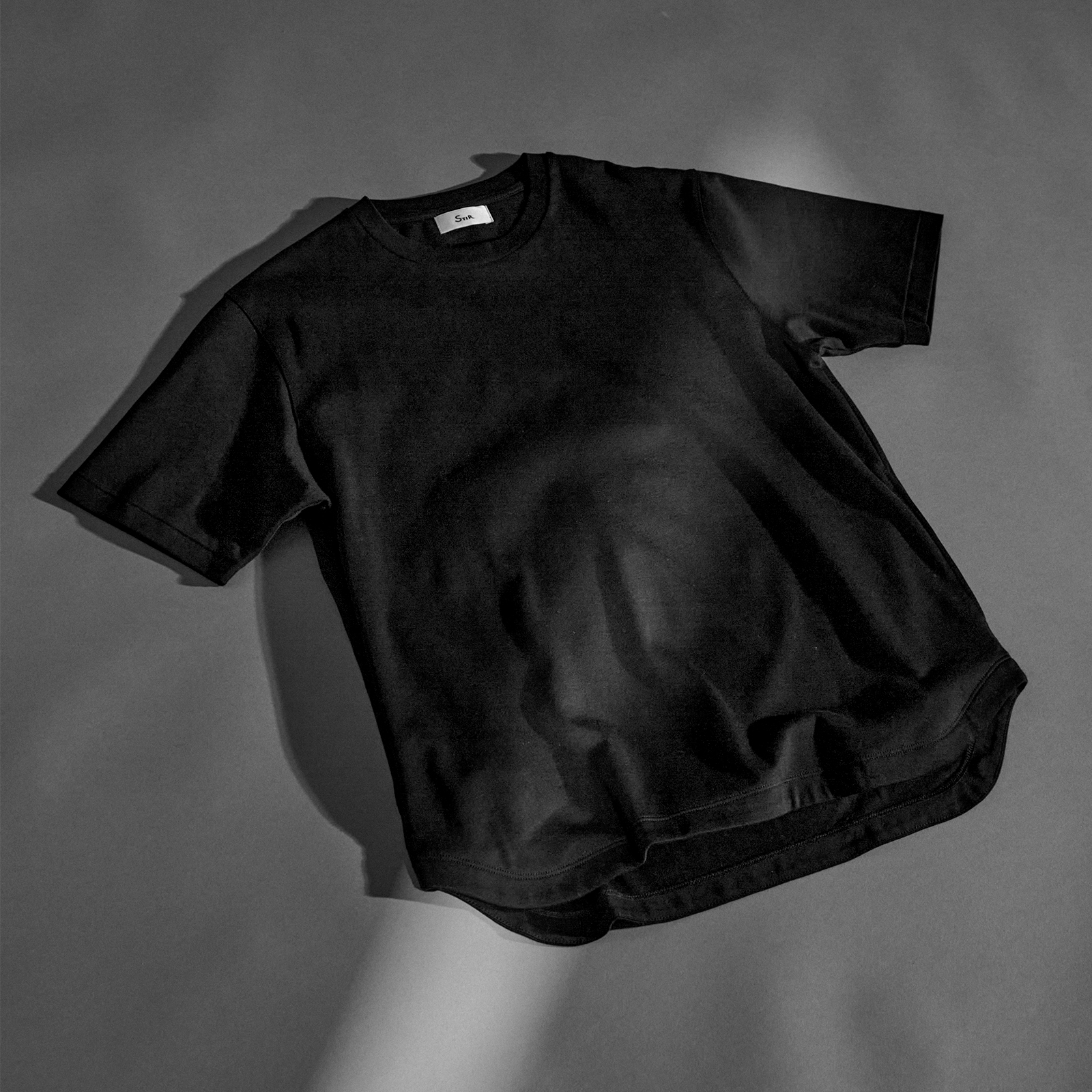 ドレスシャツのような光沢感、気品ある上質なドレスTシャツ / Albini T Smooth