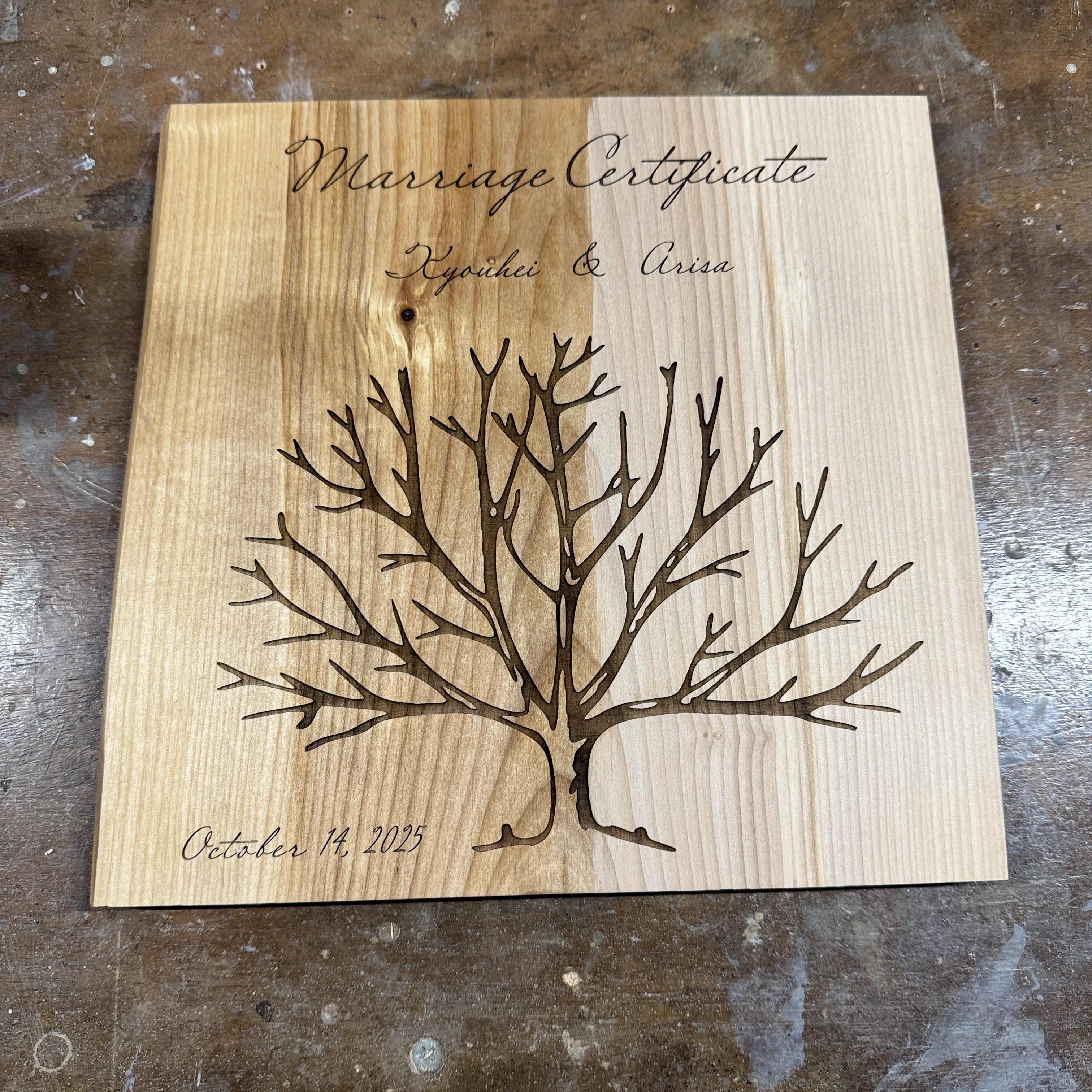 無垢材はオイルでこんなに表情が変わるんです