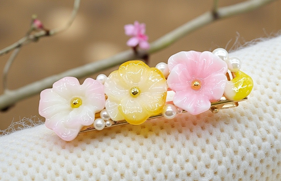 春らしい柔らかな色合いで...