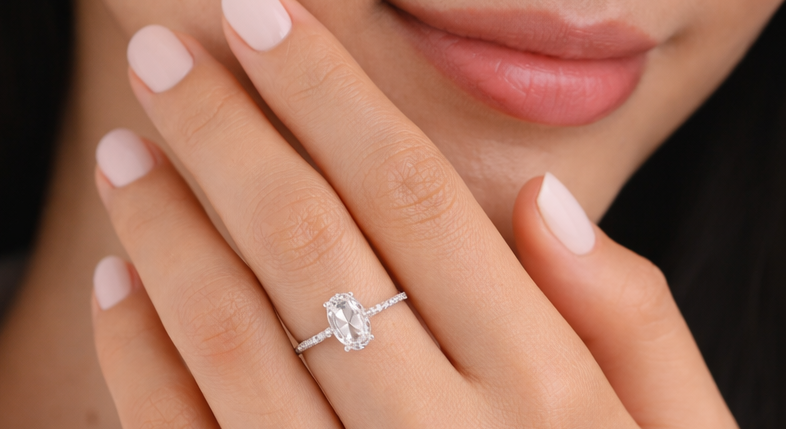 中指に指輪を着ける意味とは？左右の違いや運気アップの秘訣を徹底解説