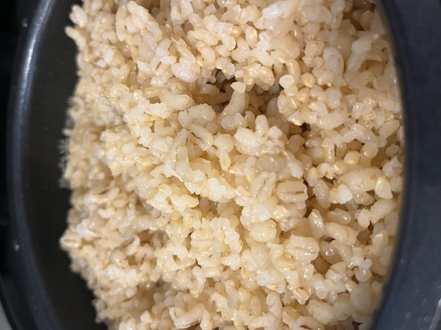 食物繊維にもいろいろ？腸活におすすめ！もち麦入り玄米ごはんの効果と炊き方