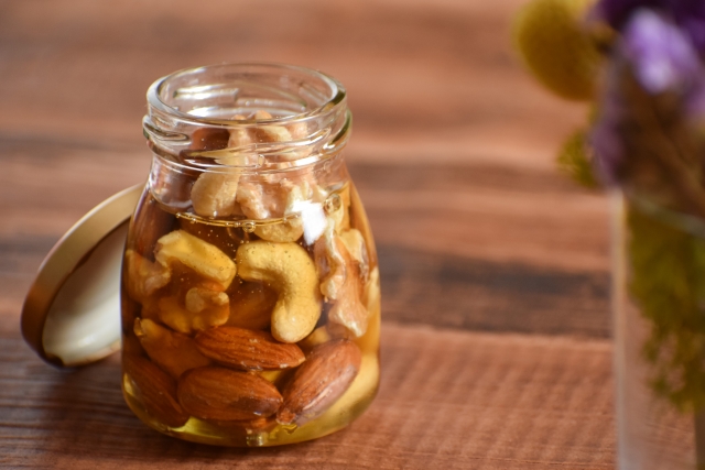 集中力が続く！仕事の間食に「はちみつナッツ」がおすすめ