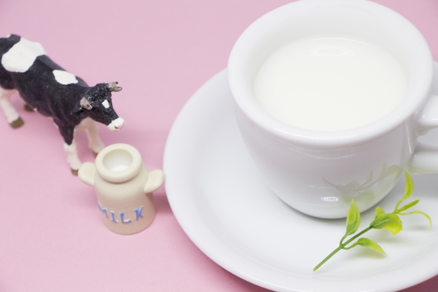 セロトニン生成を助ける「寝る前のハニーミルク」習慣