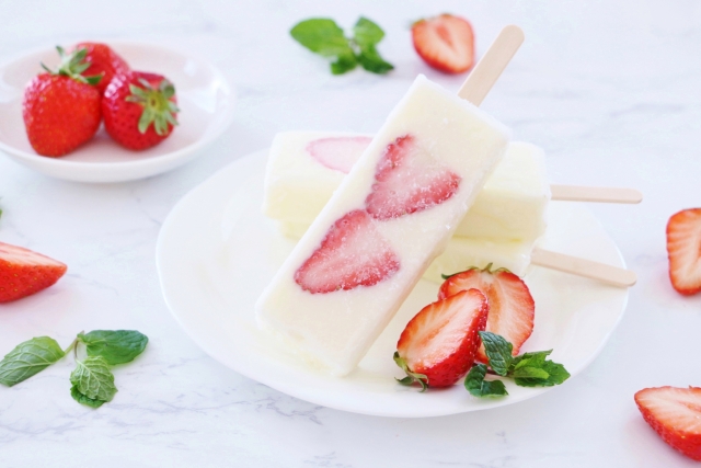 暑い夏に!材料混ぜて冷やすだけの「ヘルシーハニーヨーグルトバー」