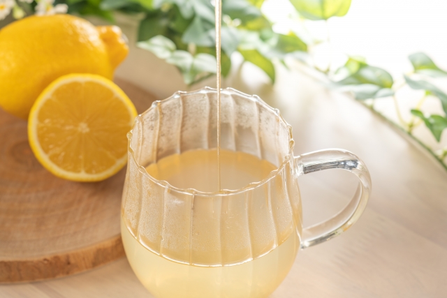 【朝の習慣】体にやさしい「はちみつレモン水」のすすめ