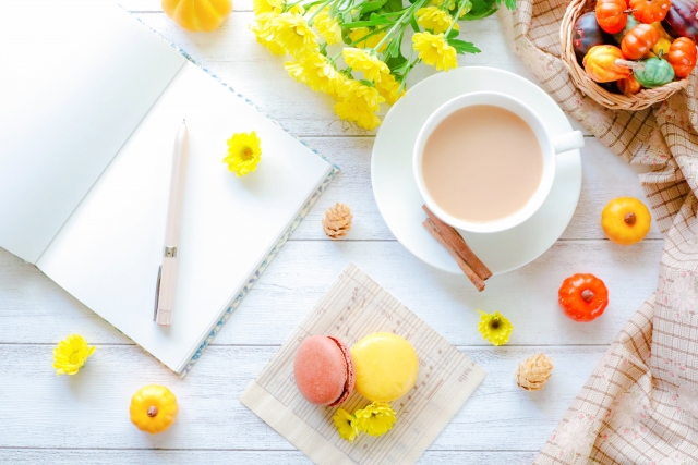 春のティータイム。紅茶とはちみつのベストな組み合わせ