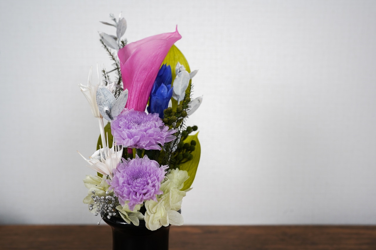 仏花にNGな花とは?避けたい種類とその理由をわかりやすく解説