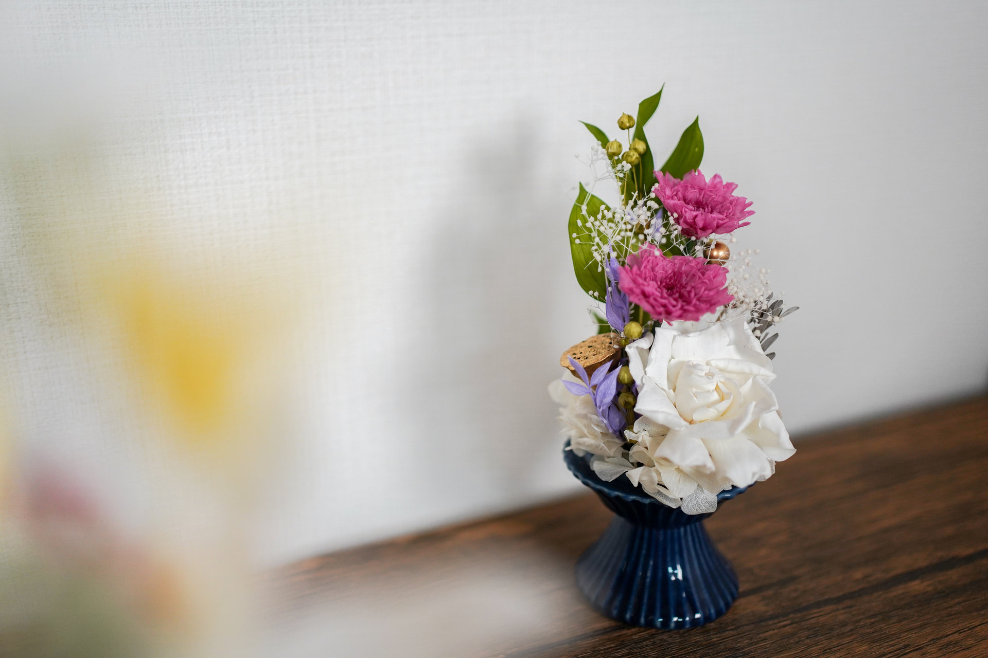 プリザーブドフラワー仏花の相場は?価格帯と選び方を徹底解説【自宅用・贈り物別】