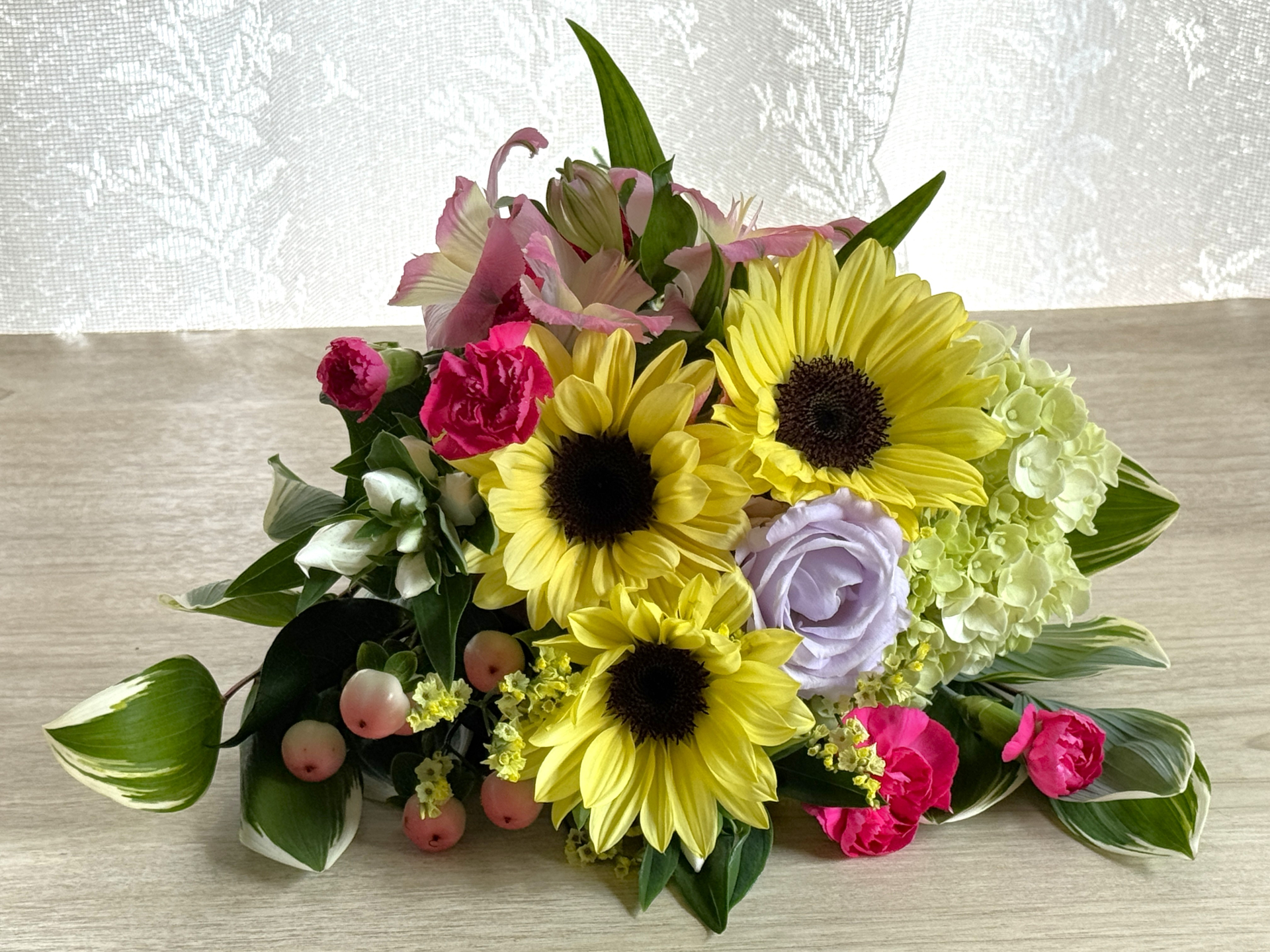 ひまわりの花言葉とは？色別の意味や本数ごとの花言葉、贈るシーンを徹底解説