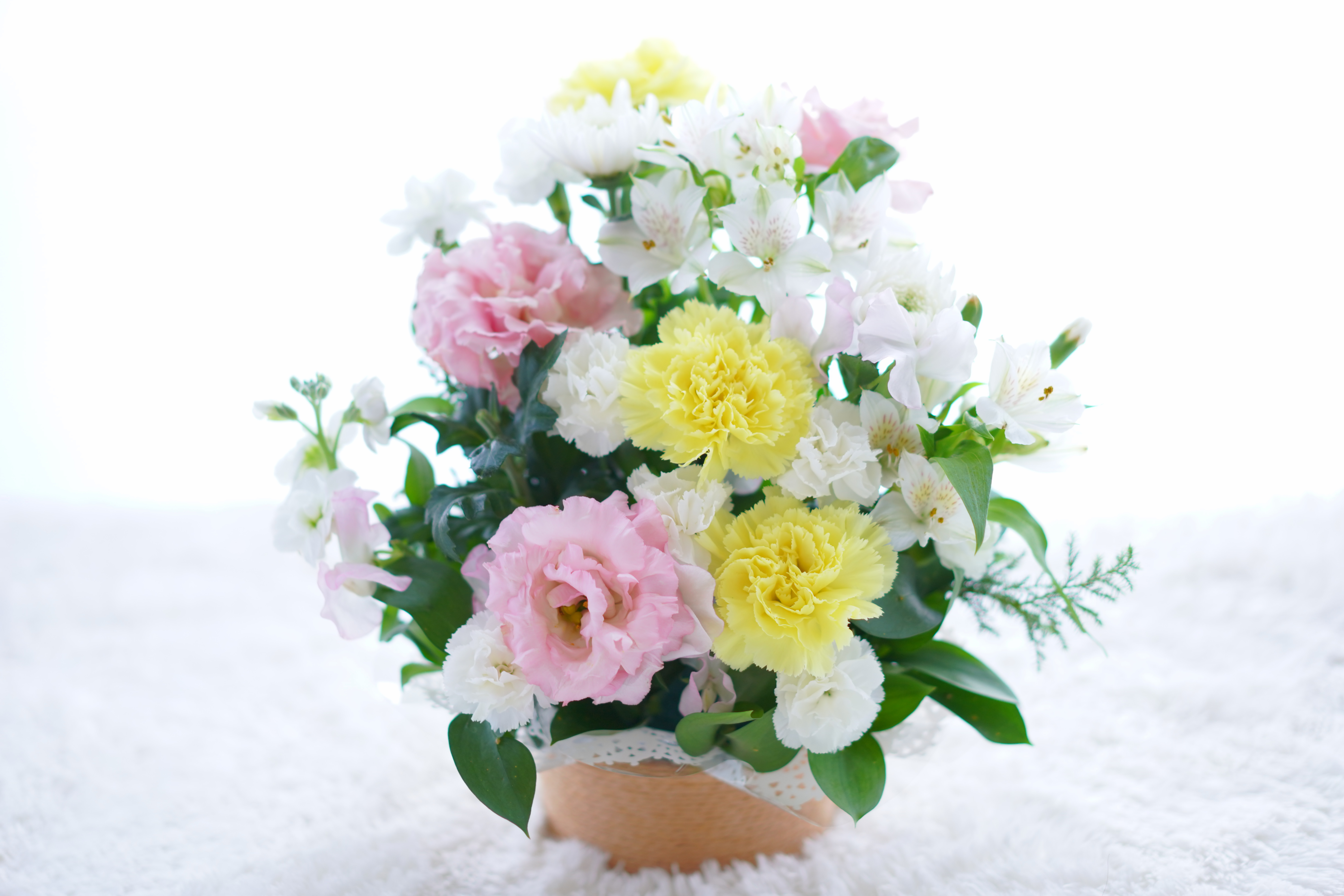 夏のお供え花にプリザーブドフラワーがおすすめな理由｜暑い季節でも美しさが続く供花の選び方