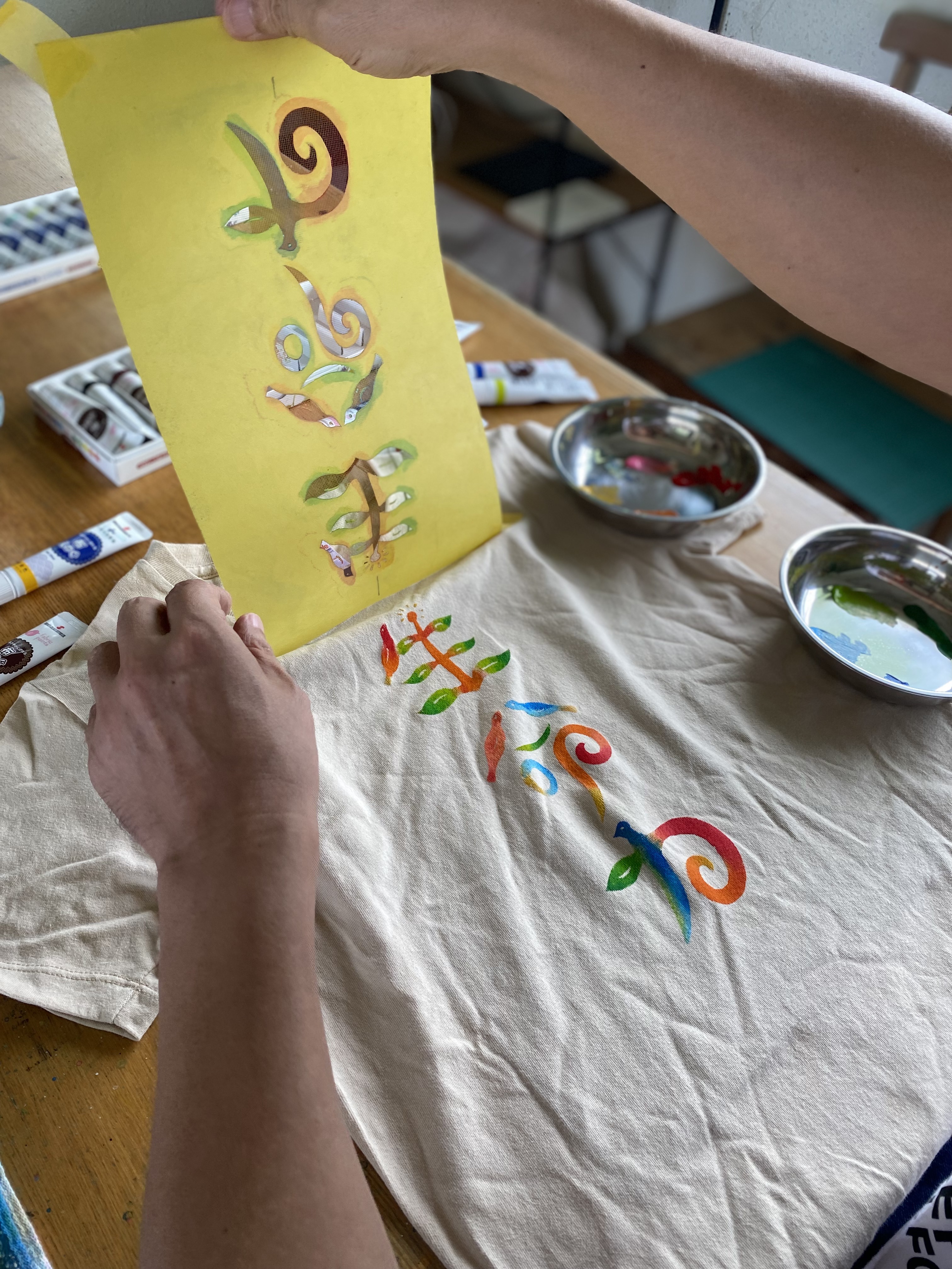 鳥文字Tシャツ　TORIMOJI