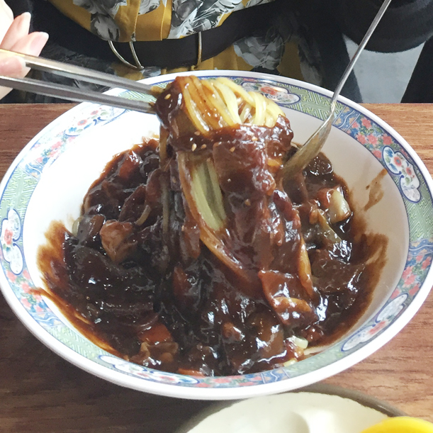 韓国の旅2018　誠信女大入口駅の激安ジャジャ麺