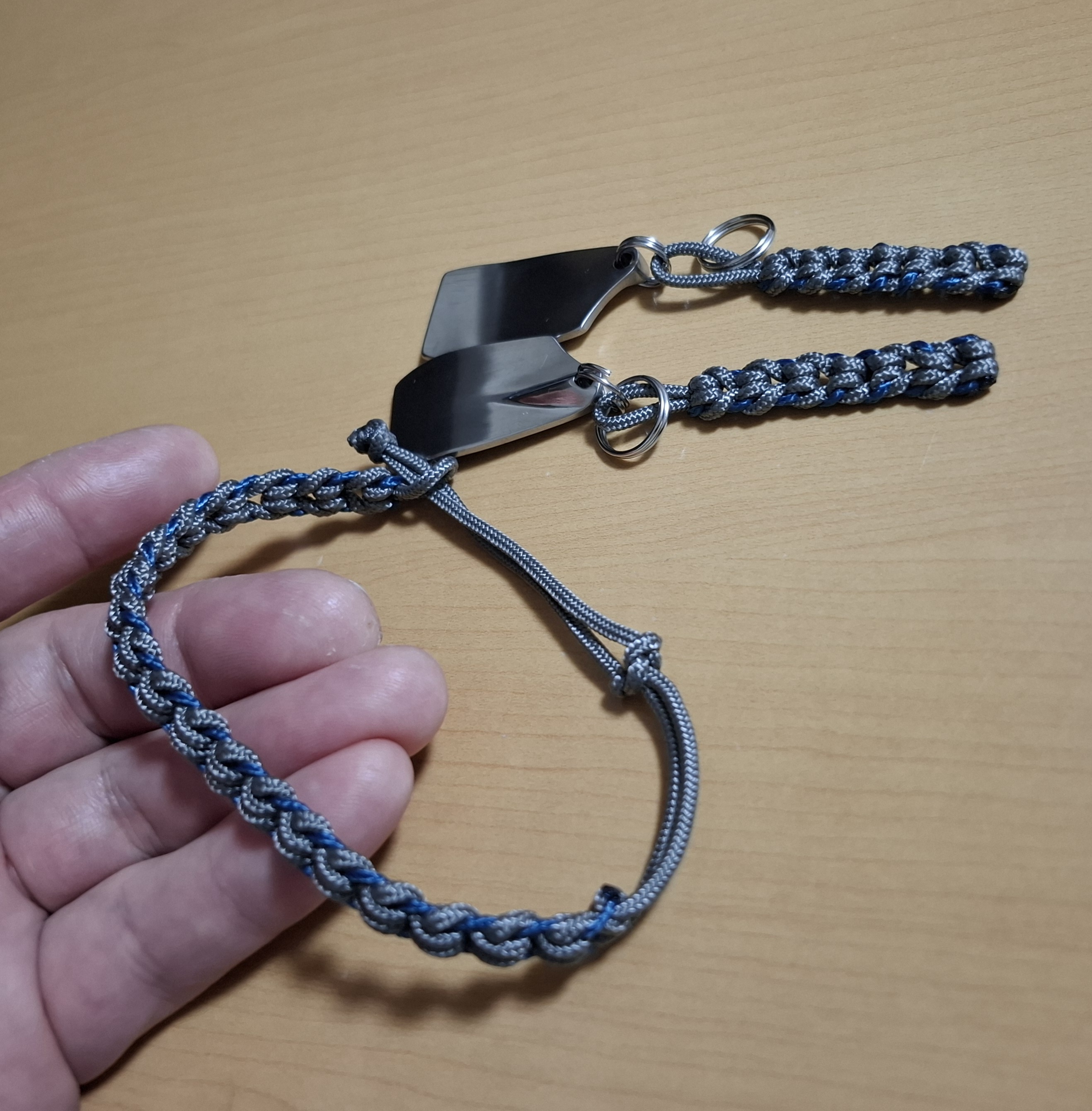 商品にミニチュアオールブレード　チャーム