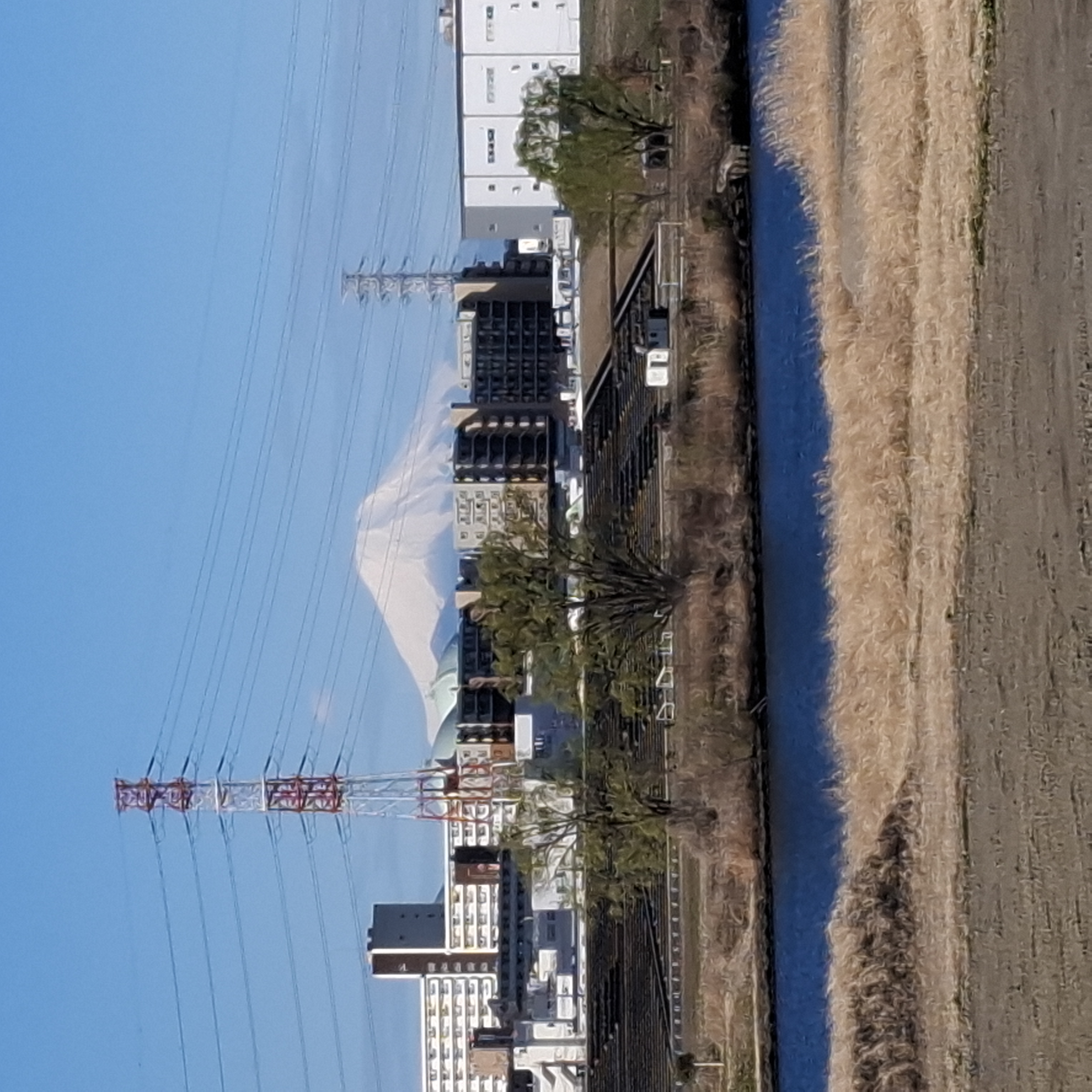 ボートコース沿いから見える富士