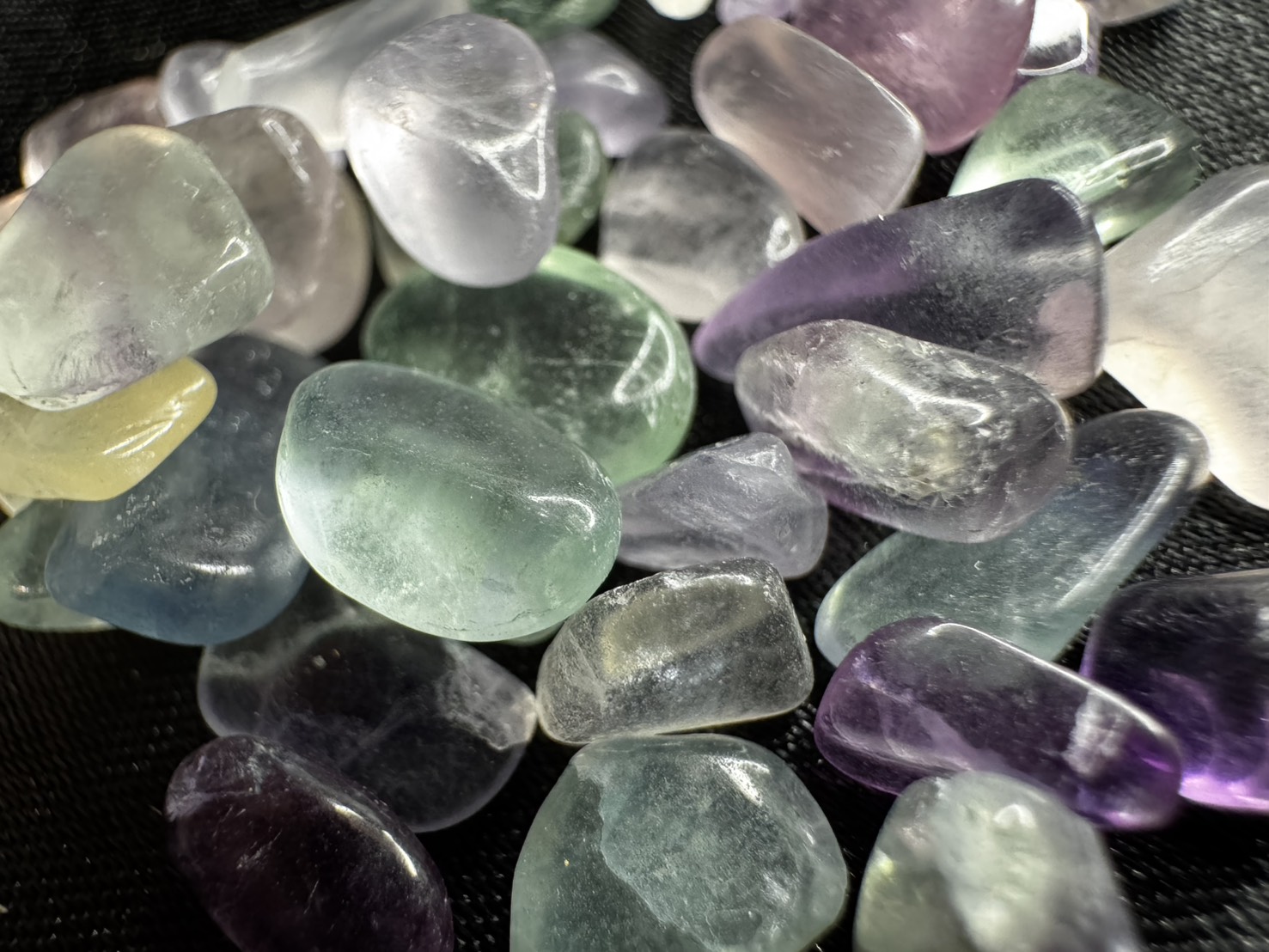 天然石の原石は本物?偽物?見分け方をわかりやすく解説