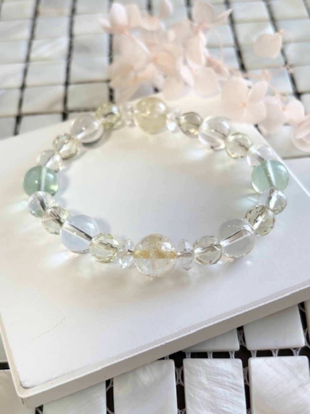 透き通った透明感☆彡癒しと幸福♡シトリン・フローライト・レモン水晶ブレスレットが入荷しました☆彡