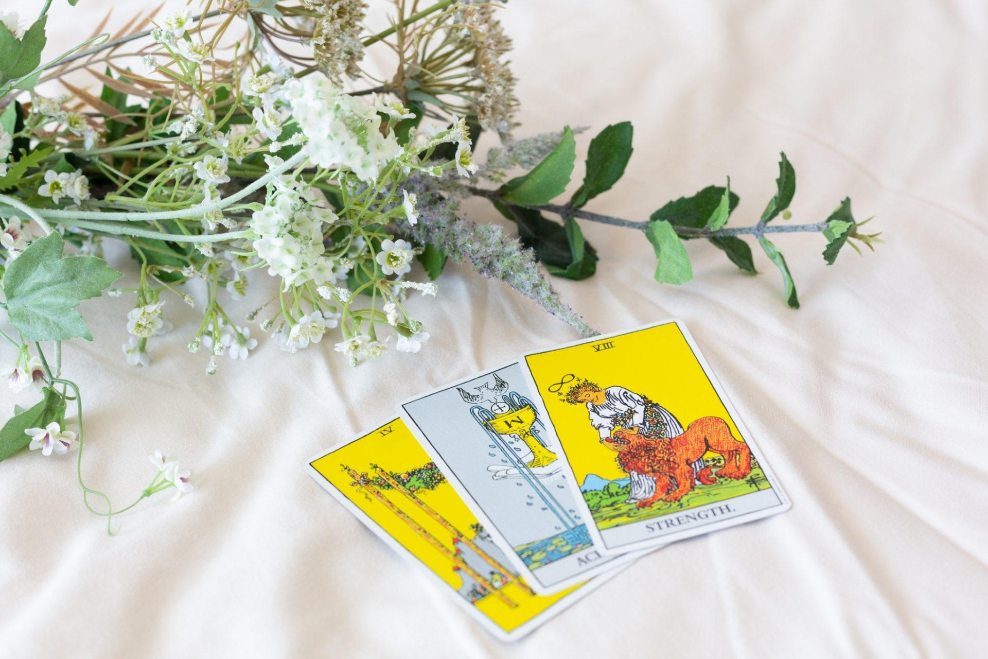 占いを信じますか？「当たる」「外れる」よりも大切なこと