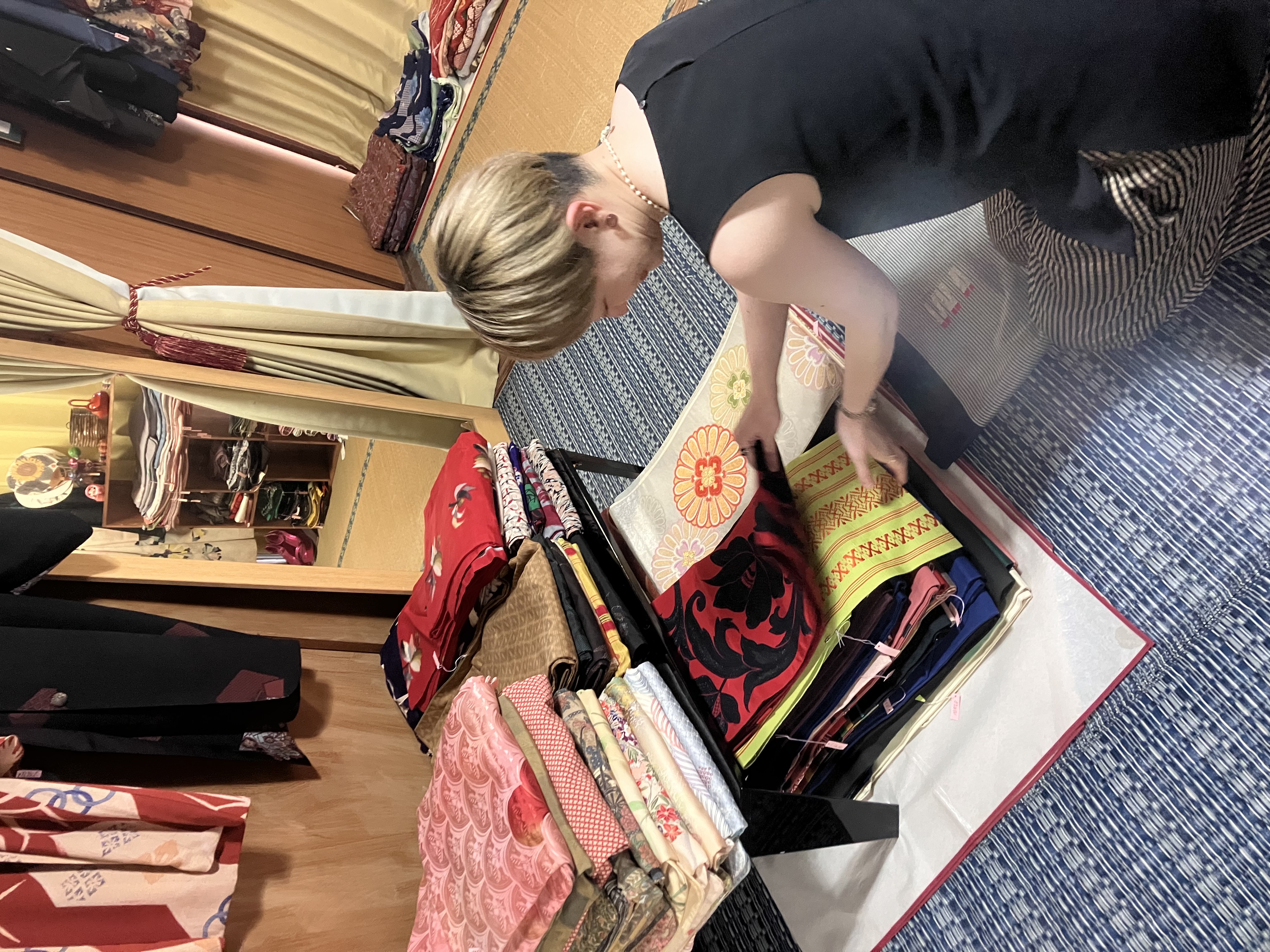 秋の小さなキモノ市、江戸川のプライベートサロンで無事に終わりました。