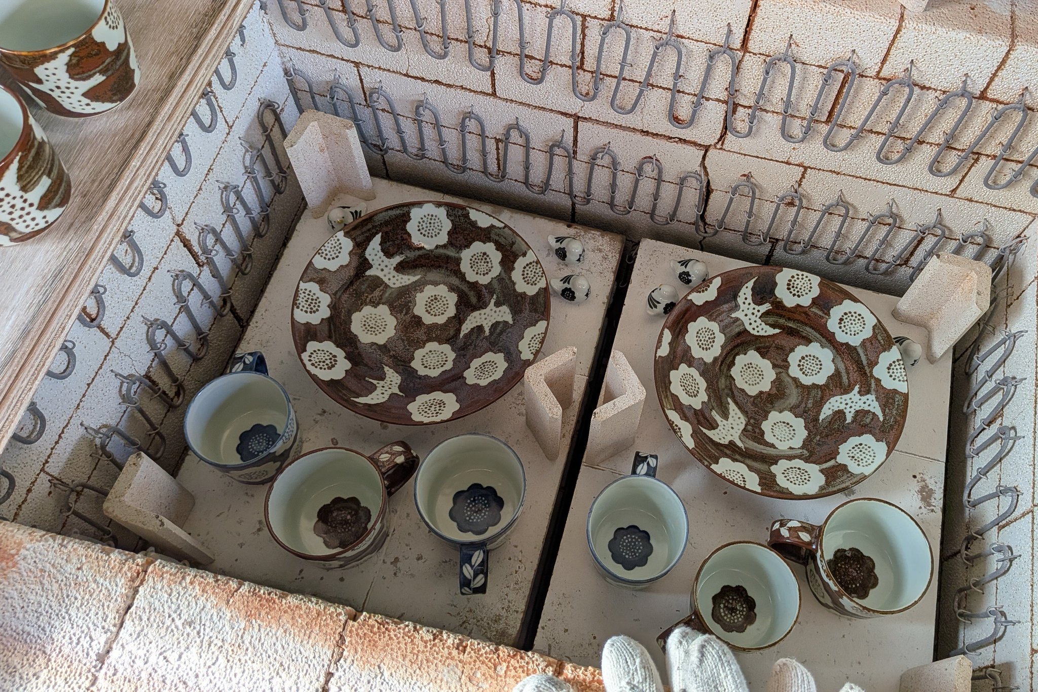 茶色い器