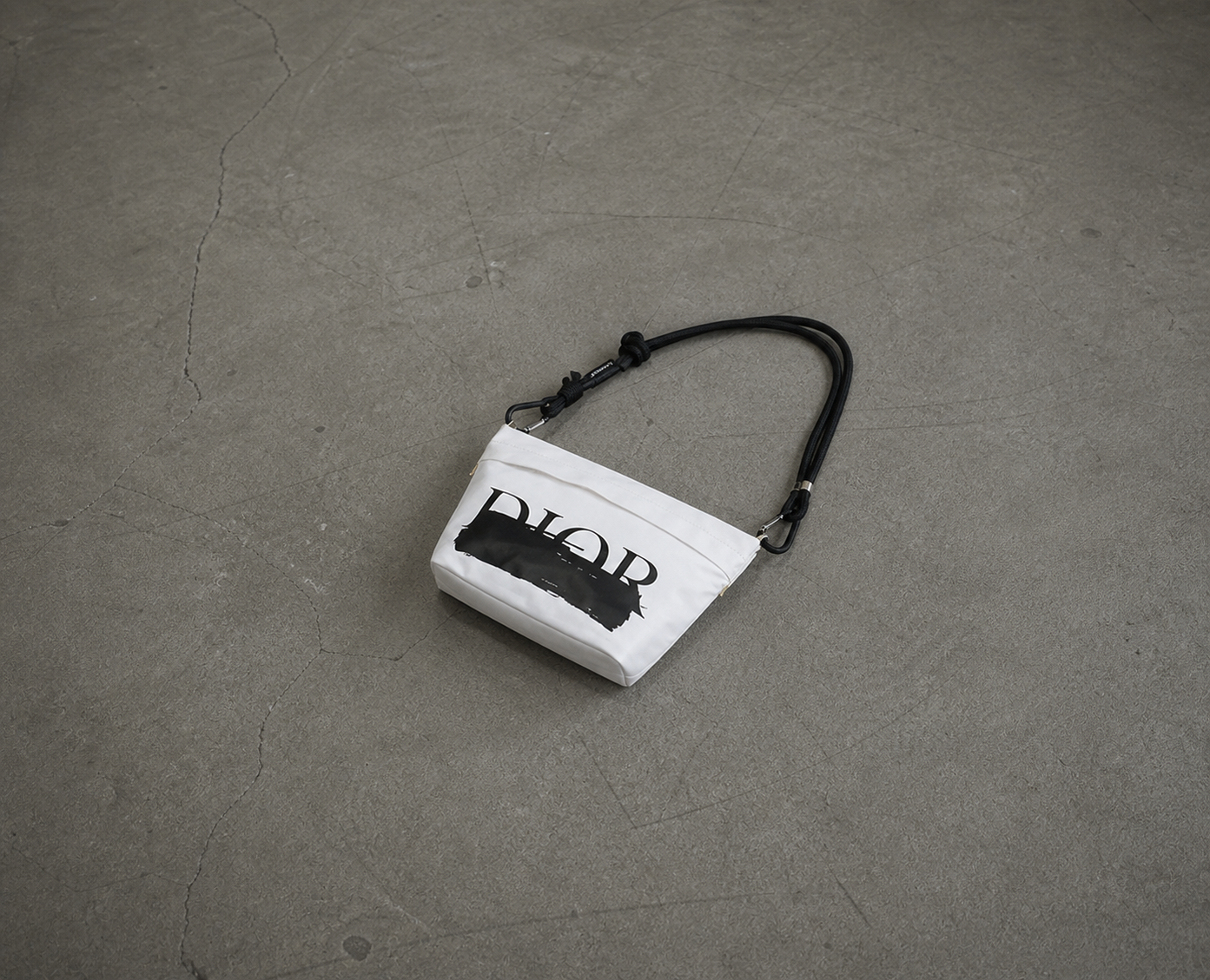 nylon shoulder bag delivery start!!