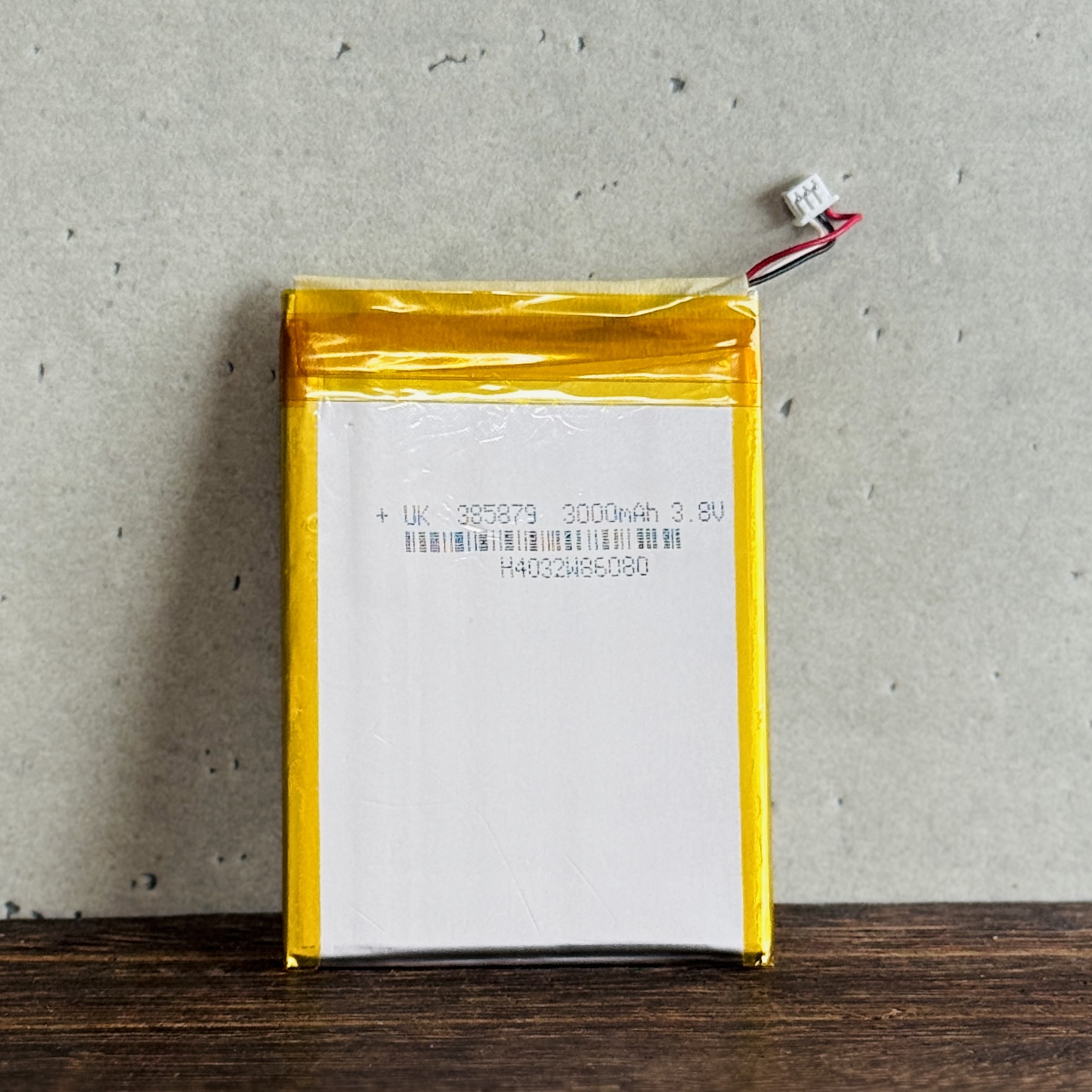 iPod 4thユーザーの究極の夢。3000mAhモンスターバッテリー爆誕