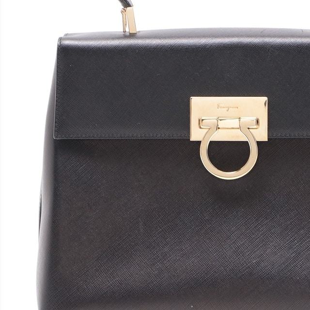 Salvatore Ferragamo(サルヴァトーレ フェラガモ)の歴史