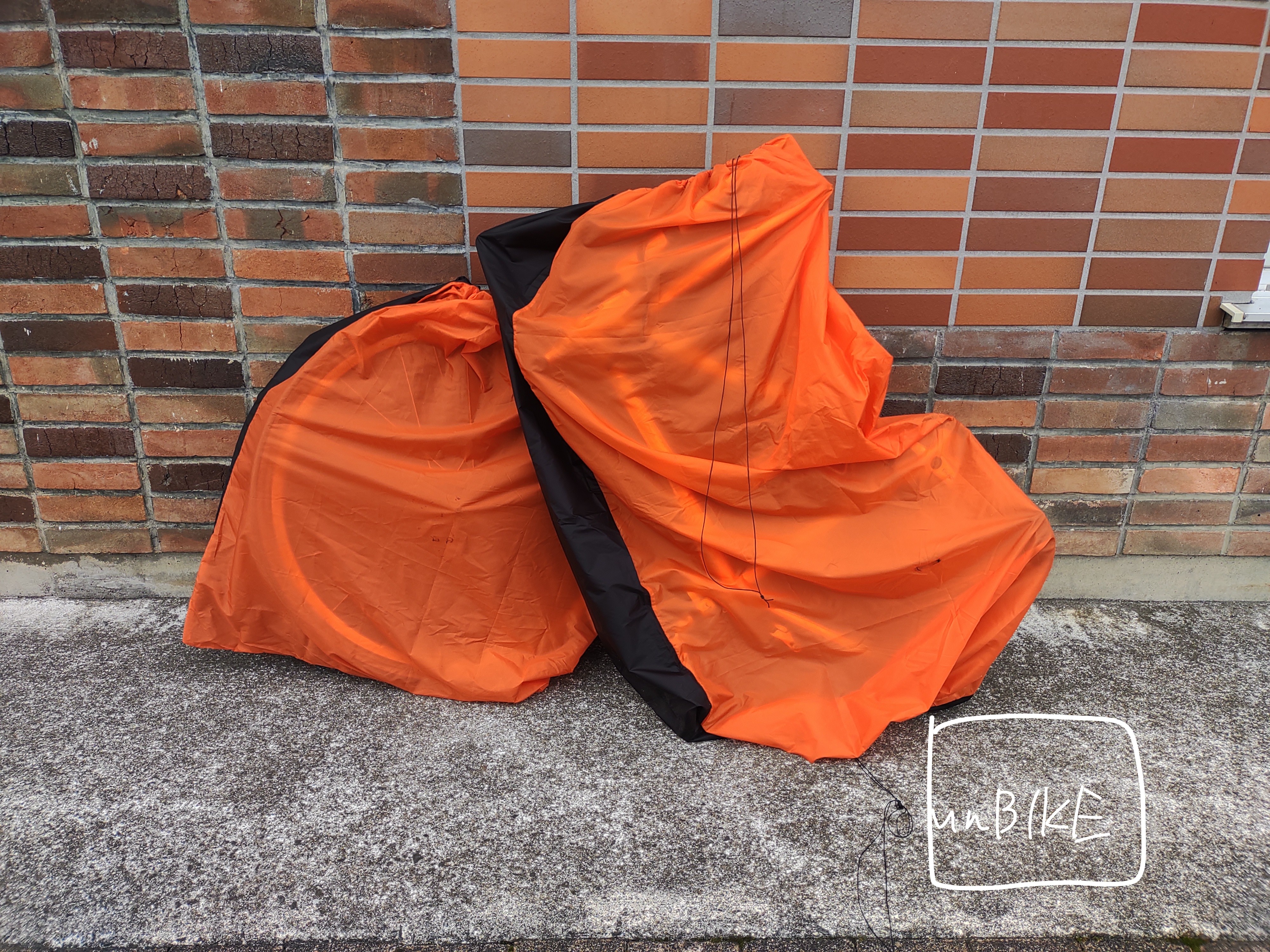 僕が長年考え続けてきた、輪行袋の有効活用と答え