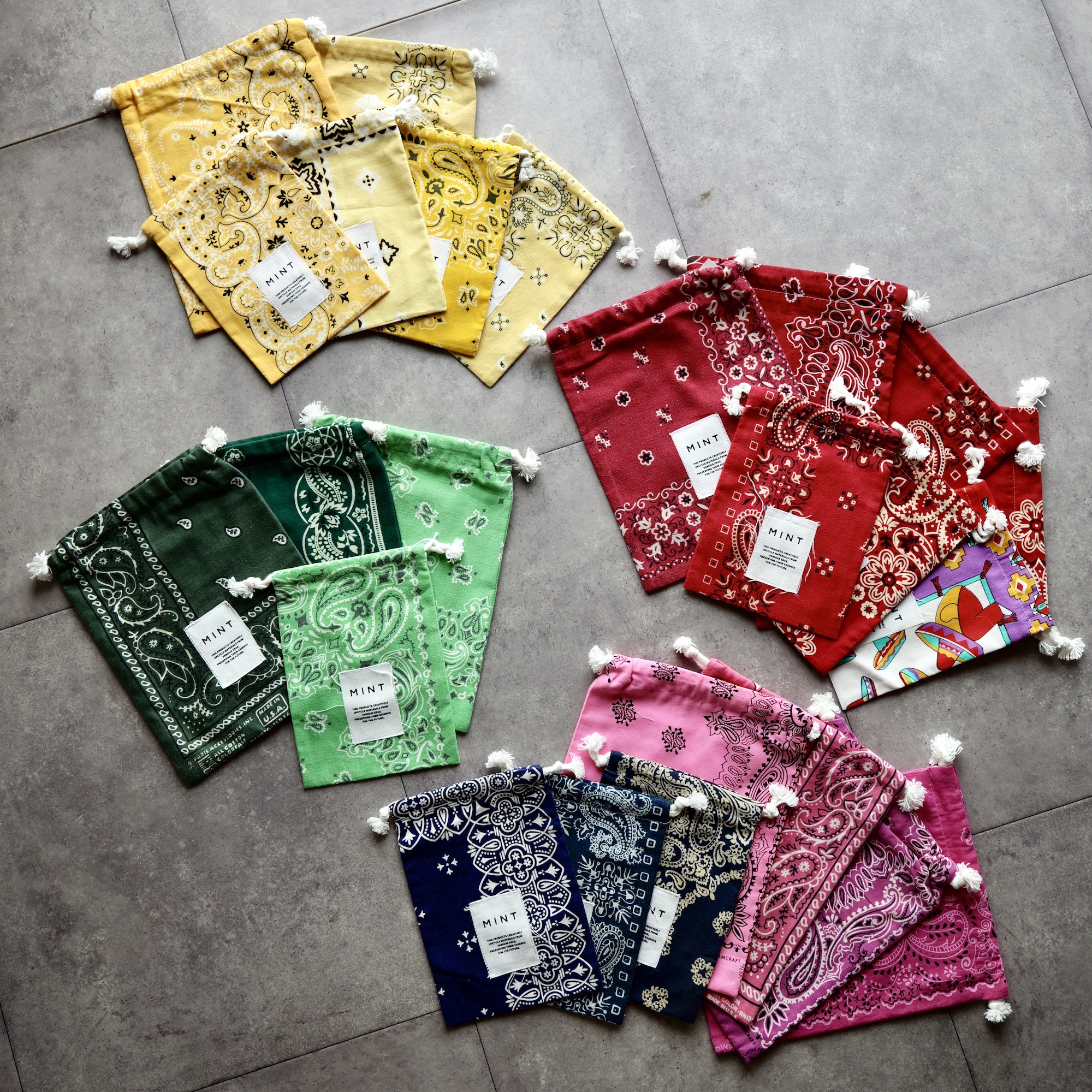 2026.08.11 | MINT UPCYCLED ヴィンテージバンダナ ポーチ