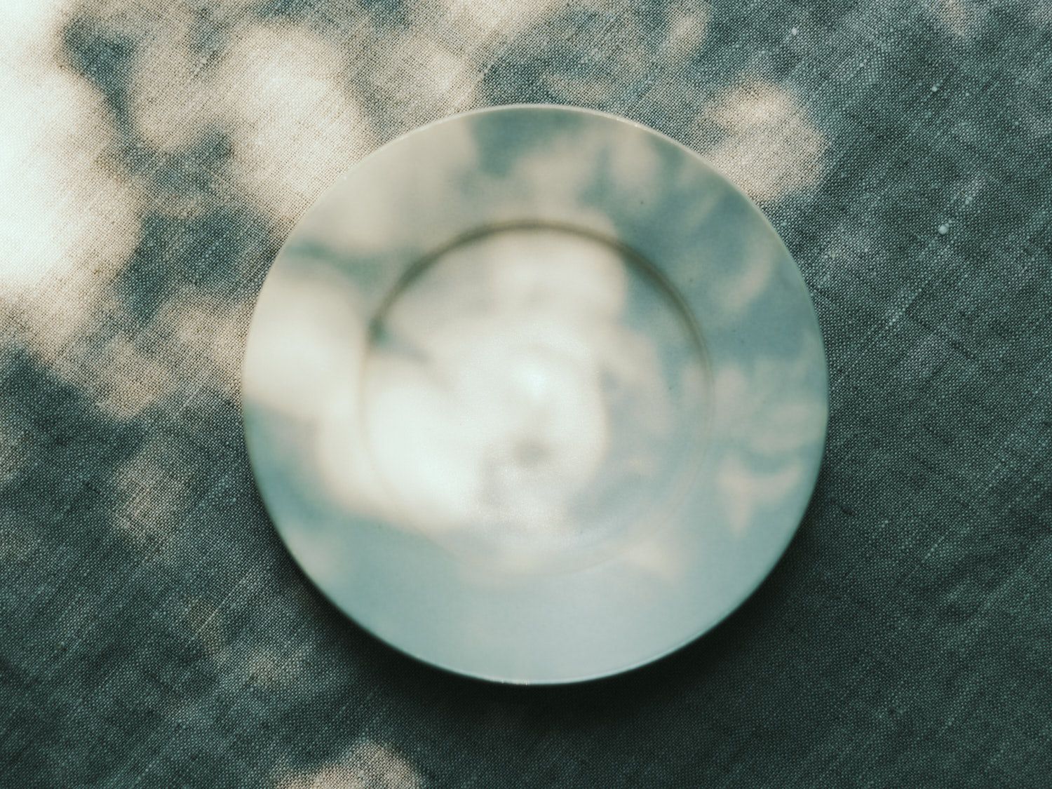 林彩子さんの白い小皿「fika plate」